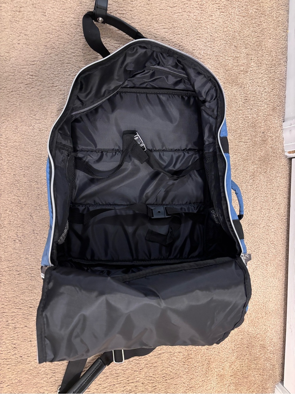 Biaggi Blue Convertible Travel Tote Bag (Zipsak collection) - brand new with tag - Picture 7 of 9